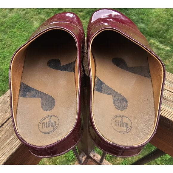 FitFlops Womens Sz 9 Clogs Red Slip On Shiny Fit Flop - Picture 4 of 10